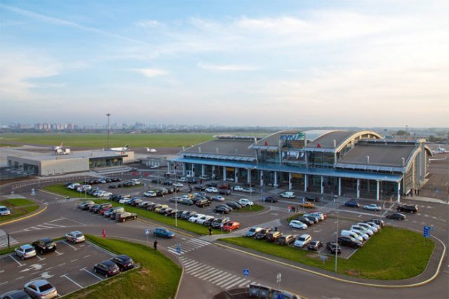 В аэропорту Жуляны возможен дефицит мест на парковке