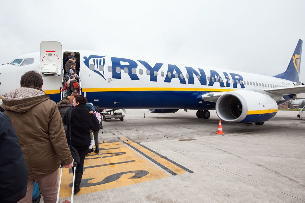 Бортовые работники авиалинии Ryanair собираются провести новую серию забастовок летом