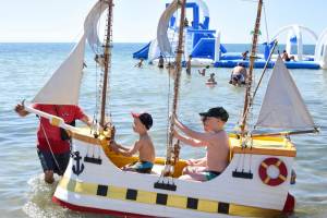 Единственный в стране детский пляж открыт в Крыму