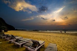 На пляжах Гоа запрещают алкоголь и ночное общение