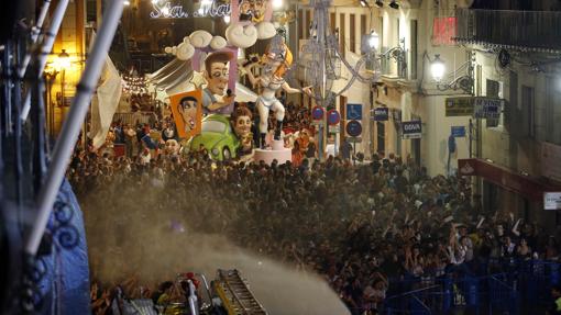 Фестиваль Сан-Хуан: Испания разжигает костры в честь Святого Иоанна Крестителя