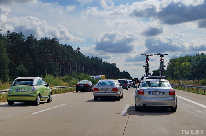 На машине по Германии: занимаем правый ряд на трассе и не забываем помыть авто