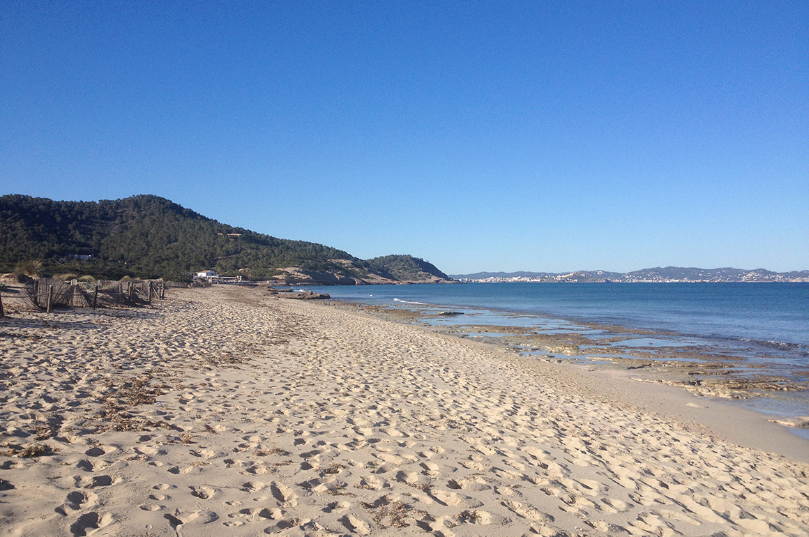 Испанский нудистский пляж попал в список лучших в мире по версии CNN