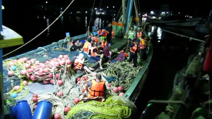 40 туристов погибли из-за перевернувшейся лодки у острова Пхукет