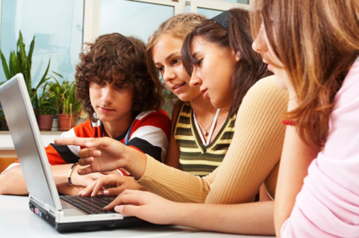 Более четверти мадридских подростков испытывают сильную зависимость от интернета
