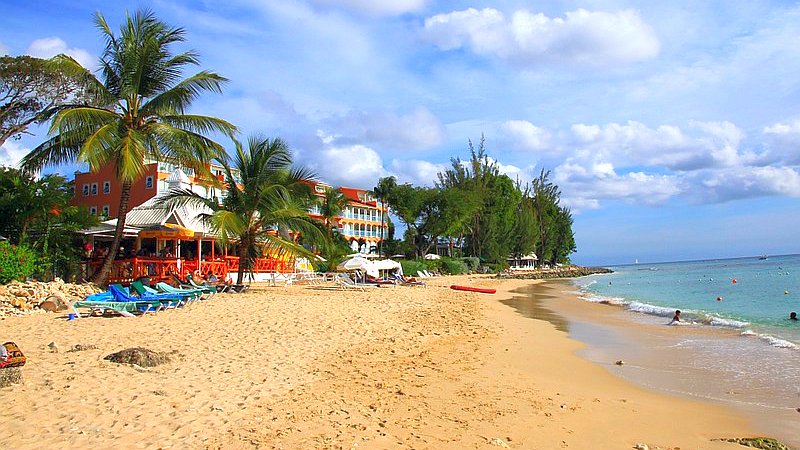 На Барбадосе туристы заплатят два налога