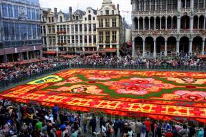 В Брюсселе расстелют традиционный гигантский ковер из цветов