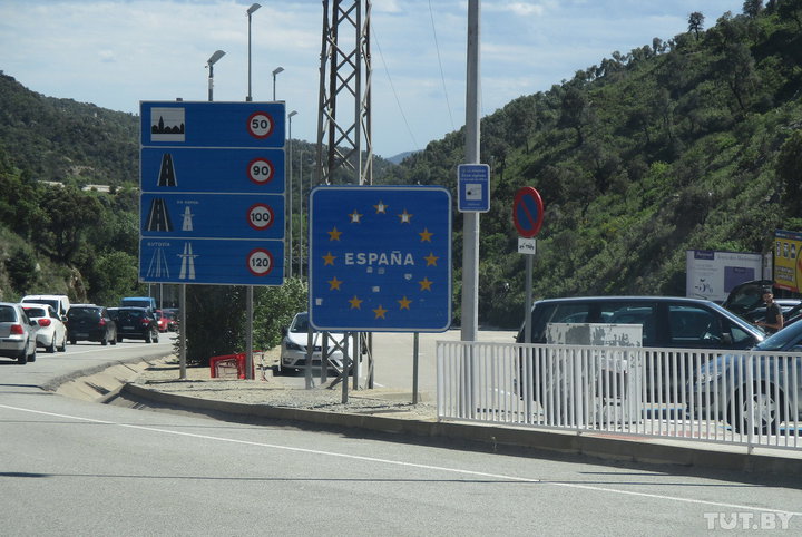 На авто по Испании: 100 евро за разговор по мобильнику за рулем и особенности обгона