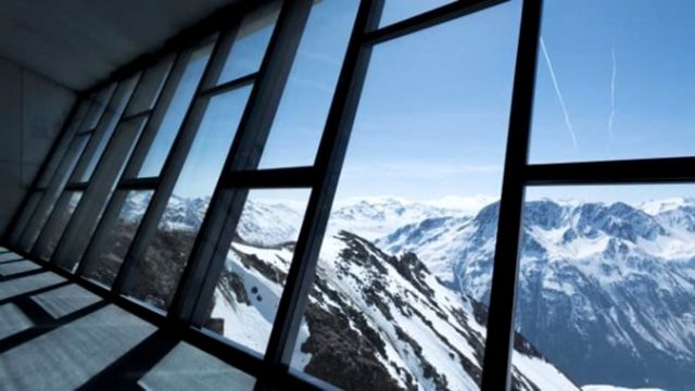Музей 007 на высоте 3048 метров