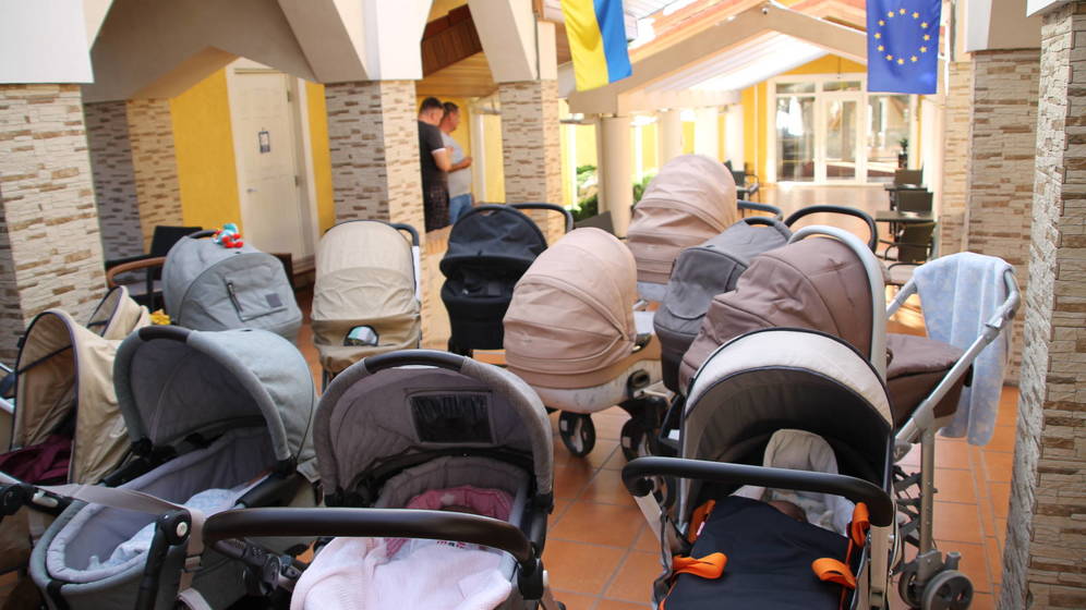 Около 30 испанских семей не могут вернуться домой из Киева, так как их детей не признают гражданами Испании