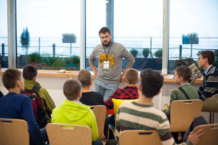более 600 детей со всей Беларуси посетили офисы ИТ-компаний и лекции