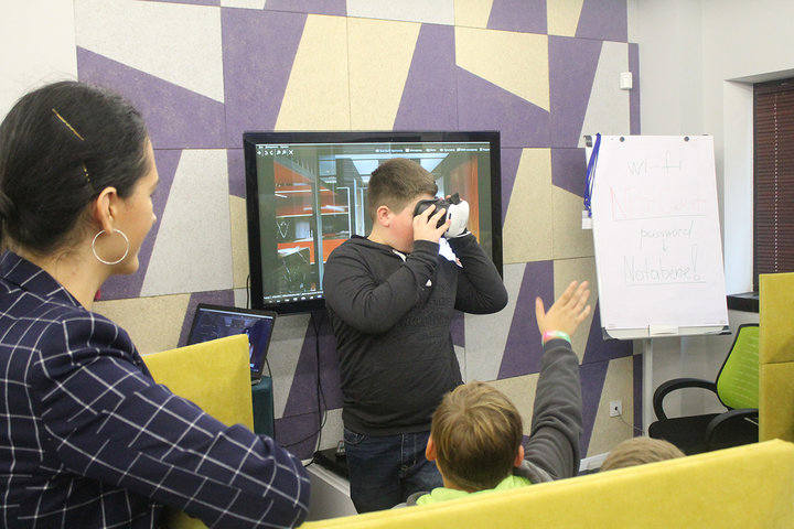более 600 детей со всей Беларуси посетили офисы ИТ-компаний и лекции