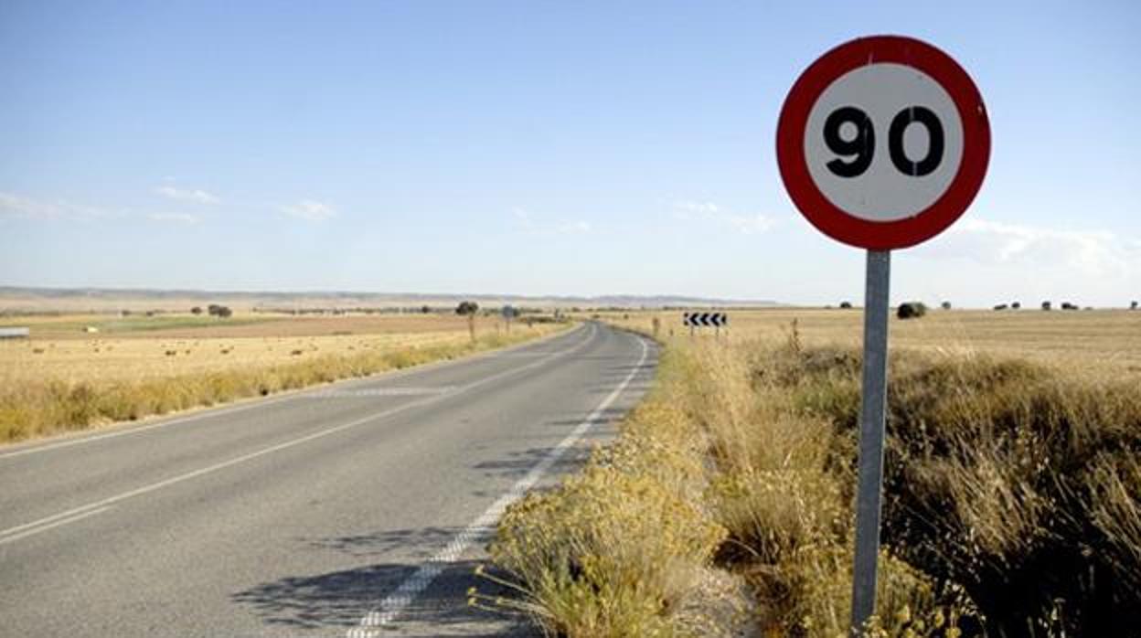 Правительство ограничивает максимальную скорость на автострадах до 90 км/час