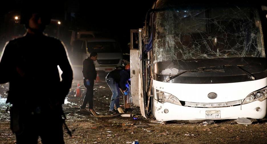 В Египте у Пирамид Гизы подорвали автобус с туристами, трое погибли