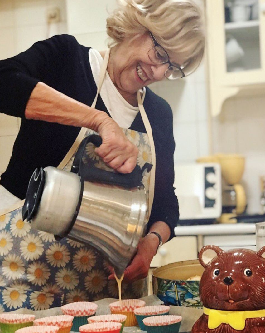 Мэр Мадрида завела аккаунт в Instagram и поделилась рецептом кексов