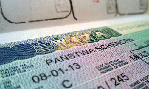 «Изменения носят технический характер». Посольство Польши объяснило, чем заменит визы «на закупы»