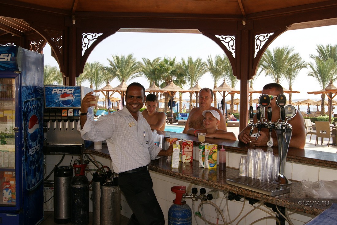 В Египте повысят безопасность туристов в отелях: гостиничный персонал прочипируют