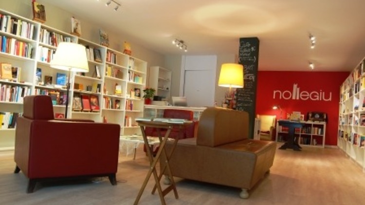Книжные магазины Барселоны, где можно выпить кофе