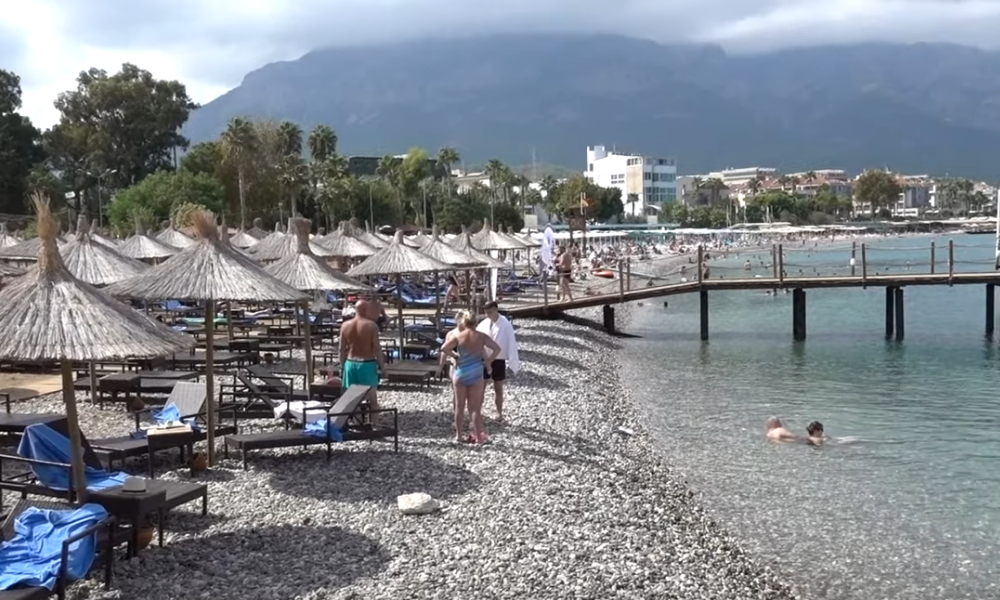 ☼ В Анталью пришло бабье лето: туристы пошли купаться в море