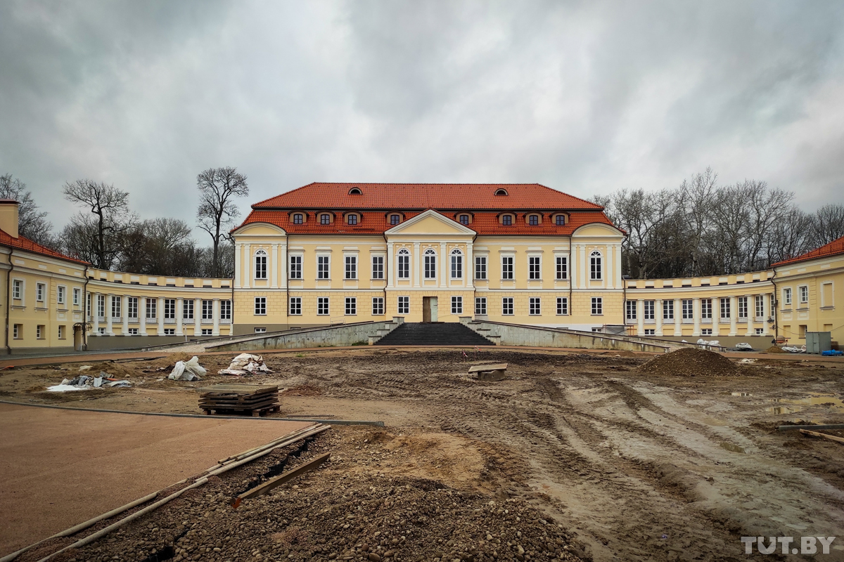 Усадьба с трудной судьбой. Как идет реконструкция дворца в Святске и как он выглядит сейчас