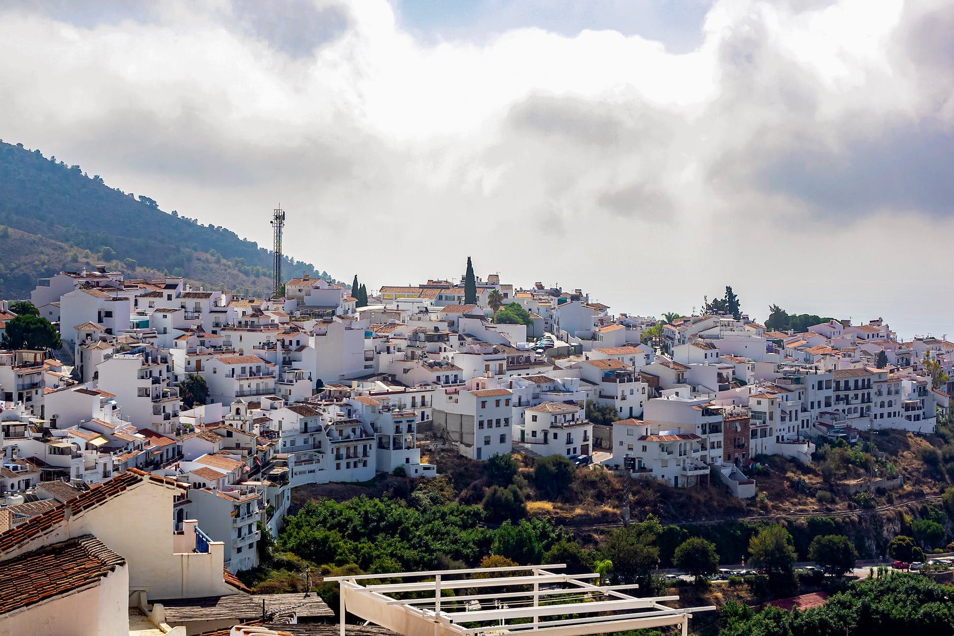 Андалусия лидирует по количеству туристов, располагающихся в отелях