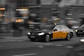 Испанские такси будут совершать бесплатные поездки по маршрутам с праздничным освещением