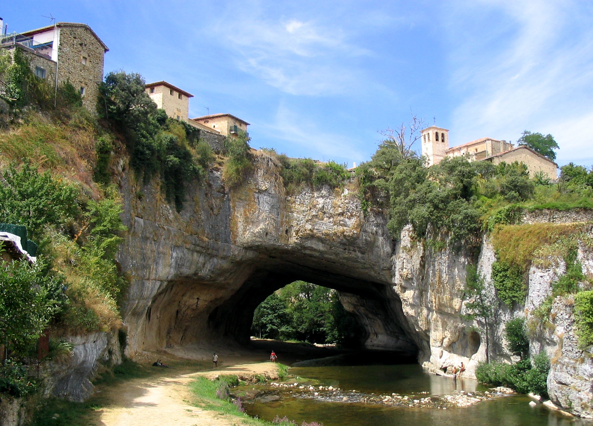 Puentedey: новичок в списке самых красивых деревень Испании
